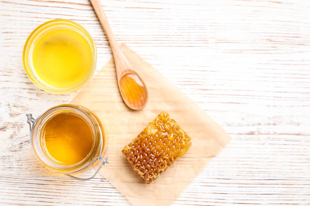 Mật ong chữa bệnh trĩ tại nhà dân gian