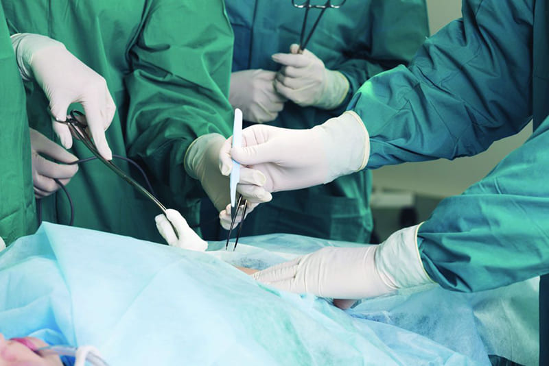 Cách trị bằng ngoại khoa