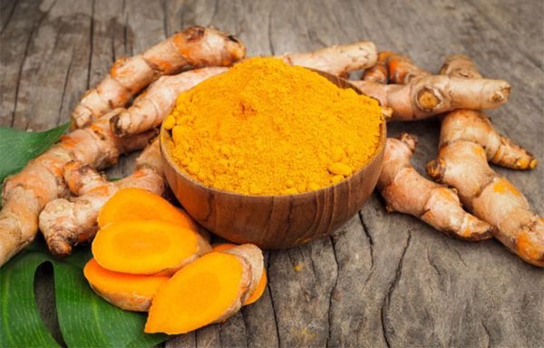 Hỗ trợ điều trị trĩ bằng bài thuốc từ nghệ