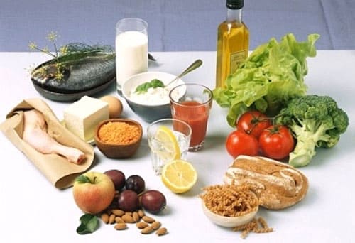 Điều chỉnh chế độ ăn uống và sinh hoạt