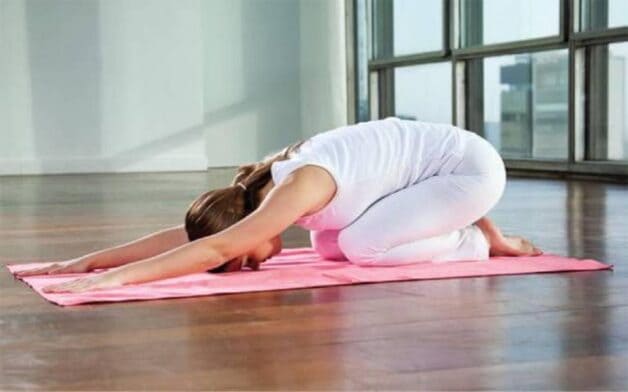 Bài tập yoga tư thế em bé