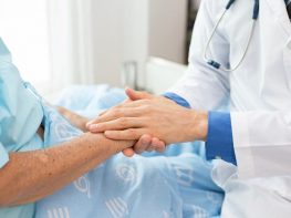 Chăm sóc bệnh nhân sau mổ trĩ không đúng cách có nguy cơ tái phát