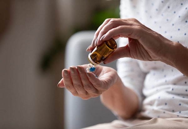 Chữa dứt điểm bị táo bón đi đại tiện ra máu bằng cách nào?