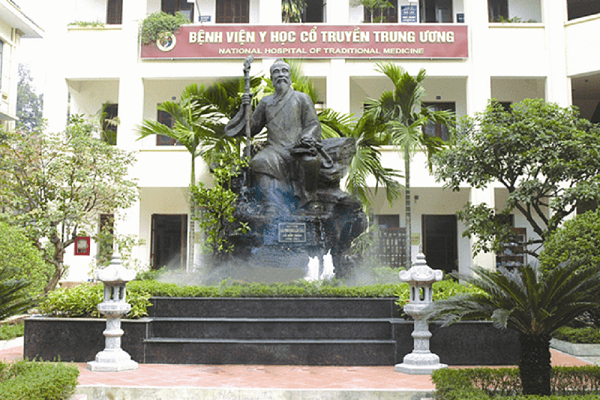 Bệnh viện Y học Cổ truyền Trung ương – Giải pháp nhẹ nhàng cho người bị đại tiện ra máu