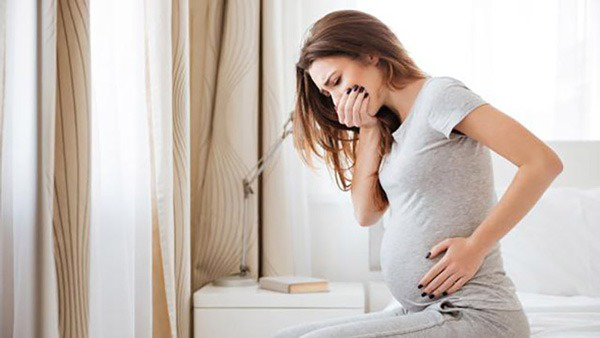 Vì sao bà bầu đi đại tiện ra máu tươi ? Lý giải nguyên nhân